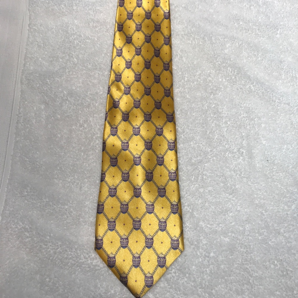 Blue & gold tie